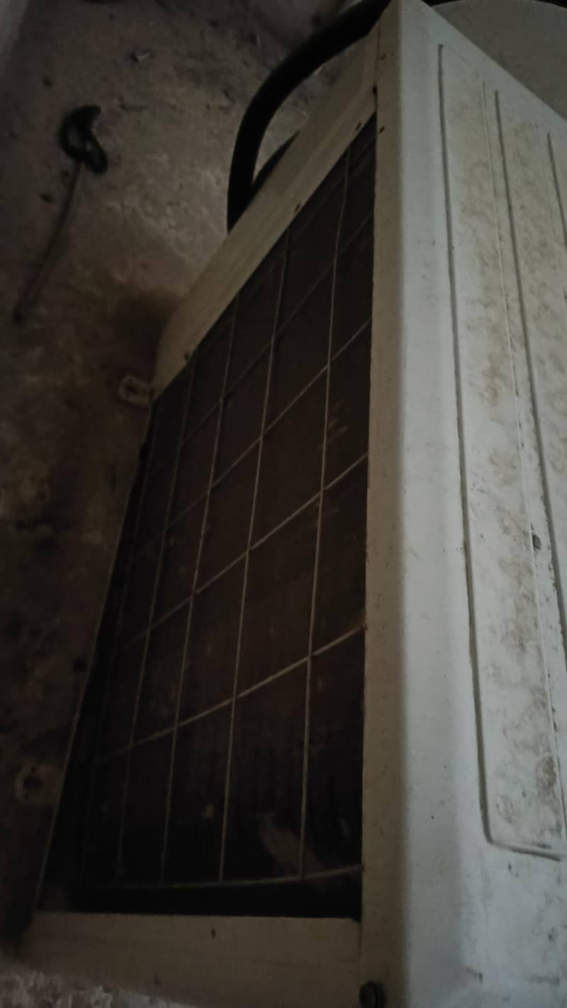 split Ac 4