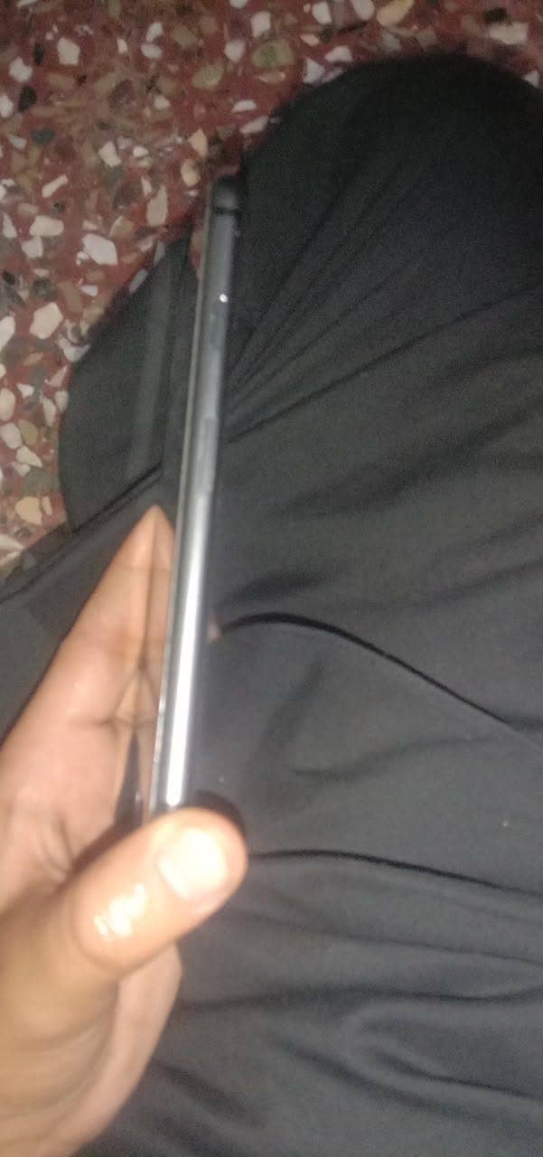 iPhone 8 3