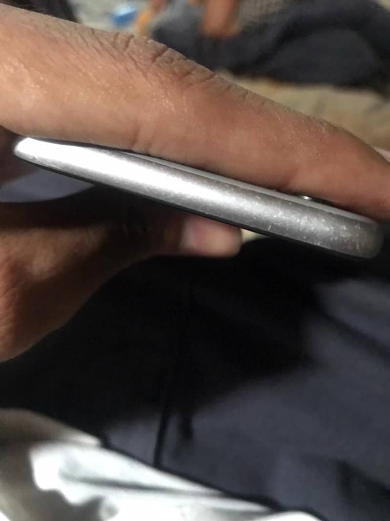 Apple iPhone 6S 4