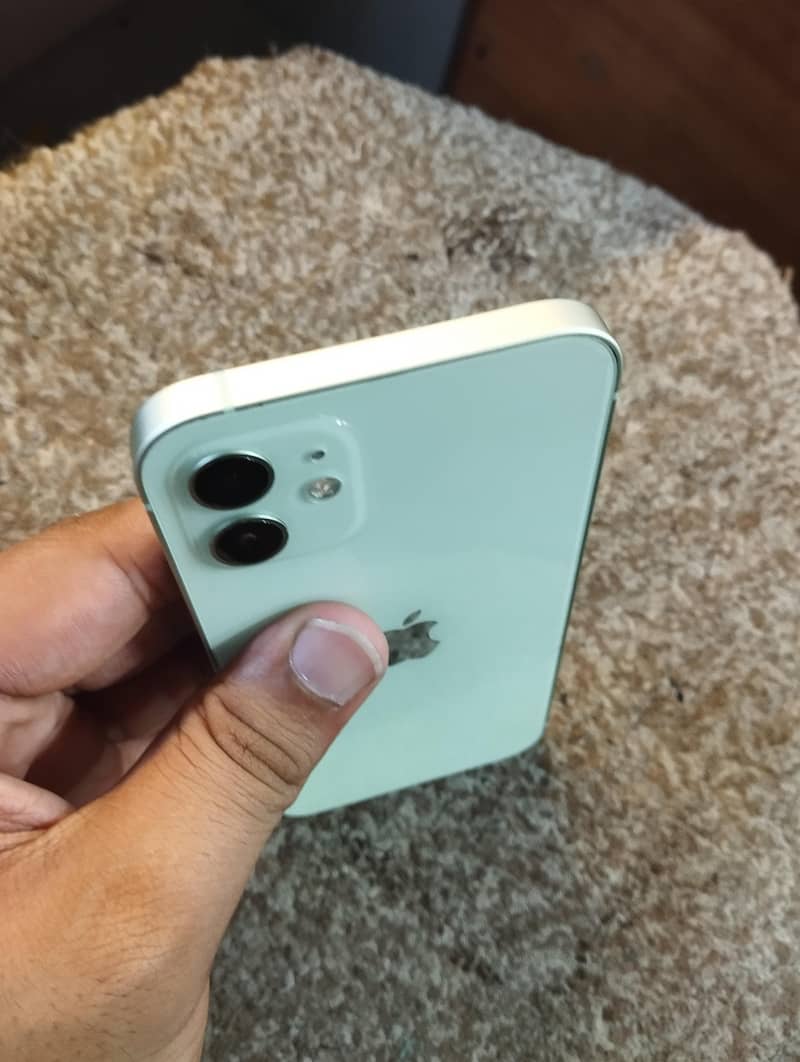 Apple iPhone 12 3