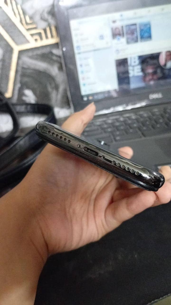 Apple iPhone X 5