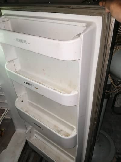 Dawlance Refrigerator Non inverter Good working