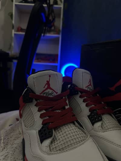Retro jordan 4s red cement size 41