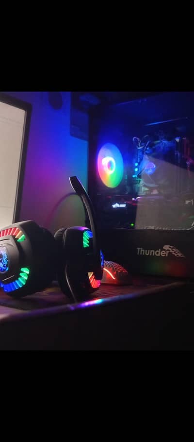 GTX 960 TI IN GREAT CONDITION AND PC (OPTIONAL)