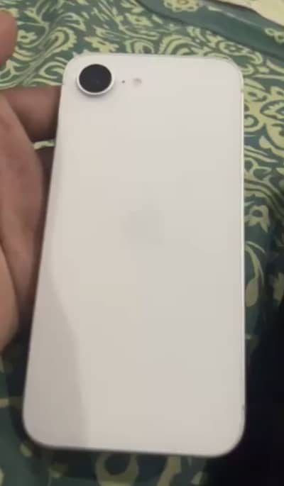 Apple iPhone 16e
