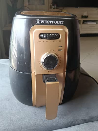 Westpoint air fryer. condition 9 / 10