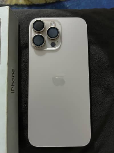 Apple iPhone 16 Pro Max