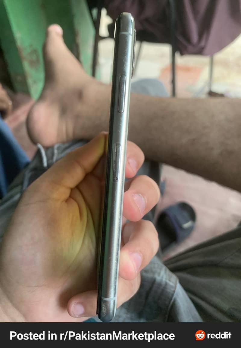 Apple iPhone X 3