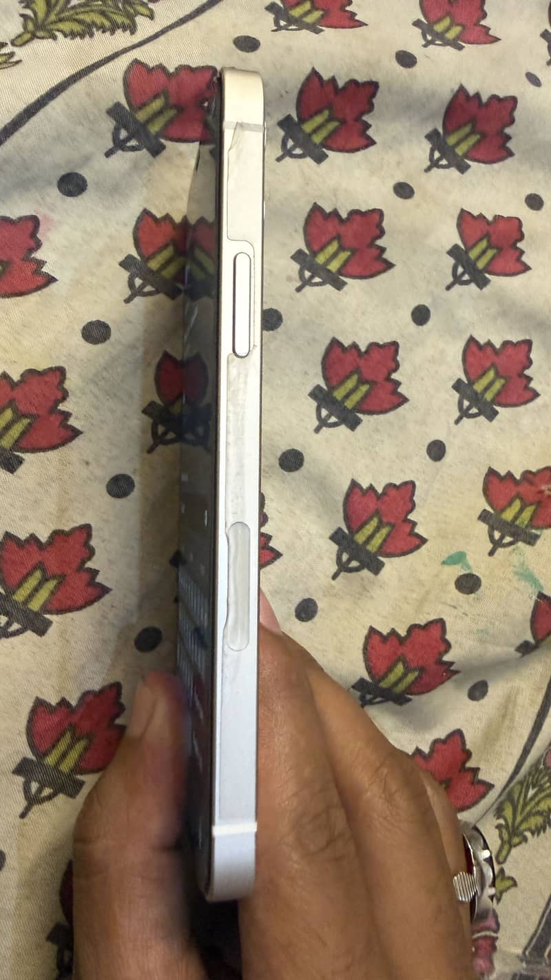 Apple iPhone 12 3