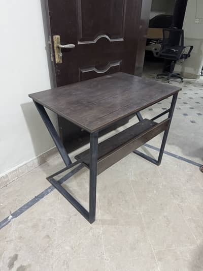 Computer Table available in Lahore