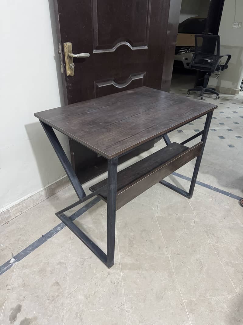 Computer Table available in Lahore 0