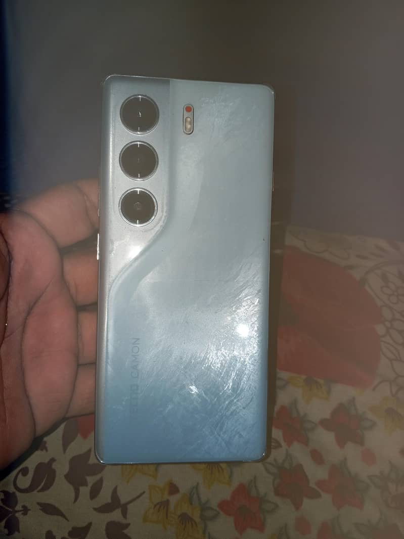 Tecno CAMON 40 Pro 0