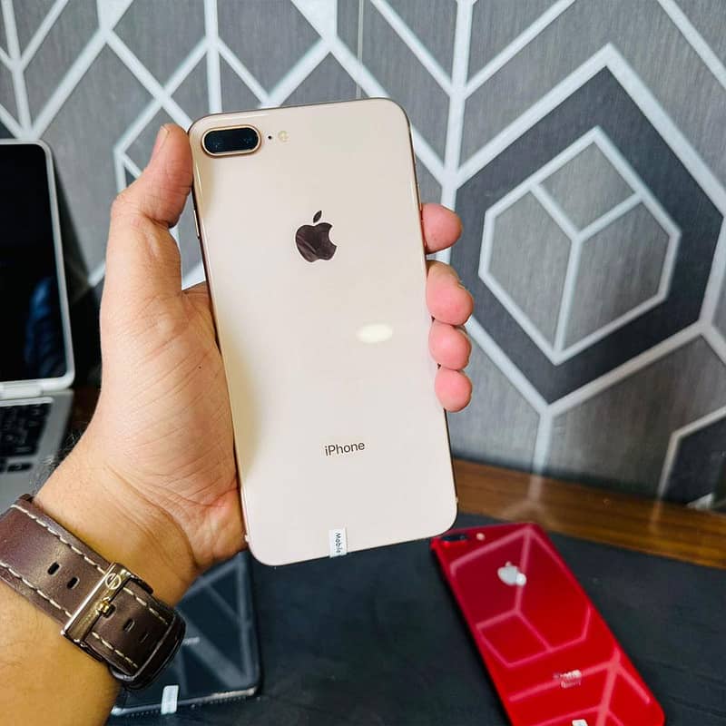 Apple iPhone 8 Plus 0