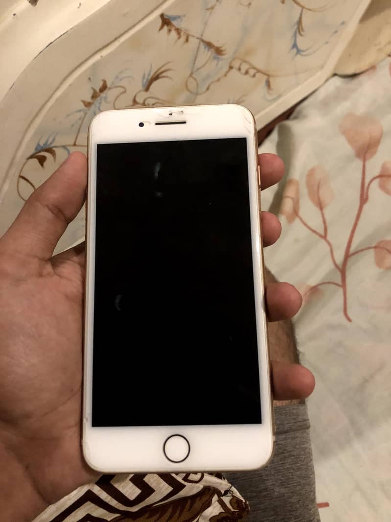 Apple iPhone 8 Plus 1