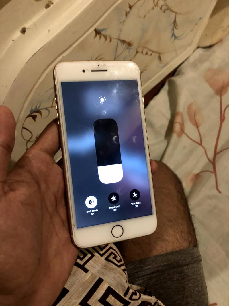 Apple iPhone 8 Plus 2