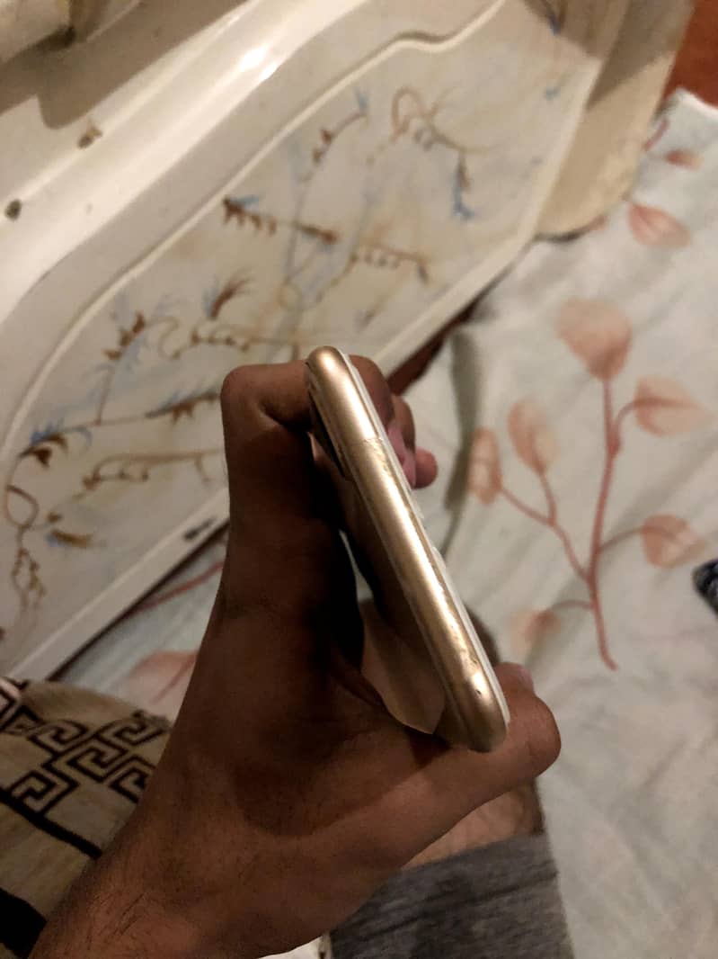 Apple iPhone 8 Plus 5