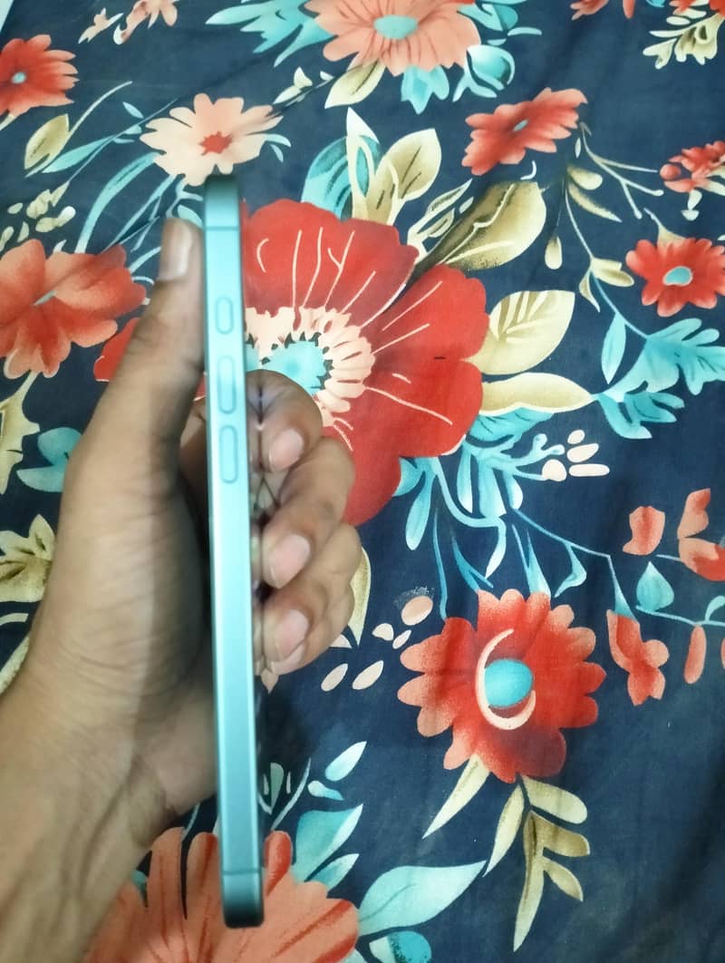 Apple iPhone 16 Plus 2