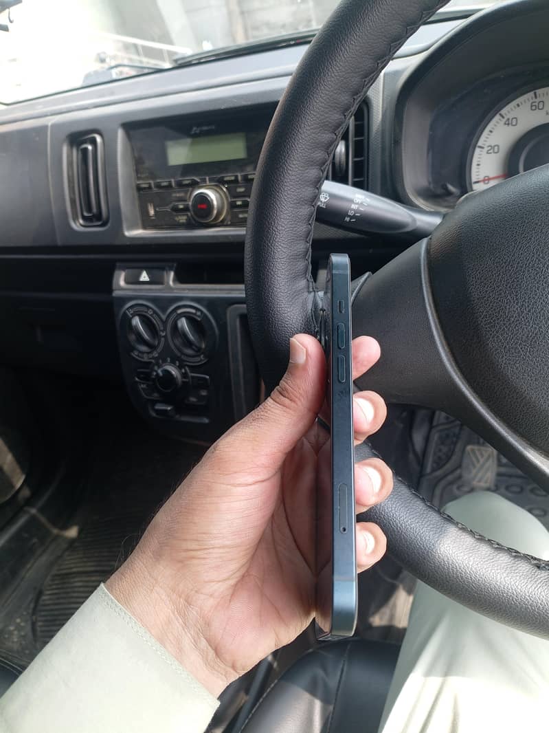 iPhone 13jv 0