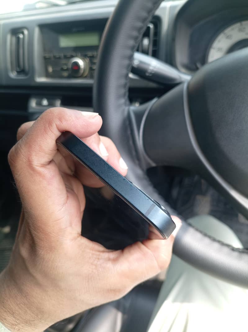 iPhone 13jv 3