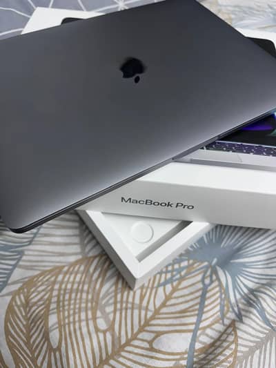 MacBook Pro 2022 256GB Mint Condition