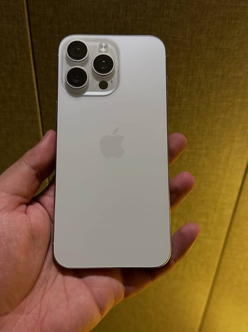 iPhone 15 Pro Max 0