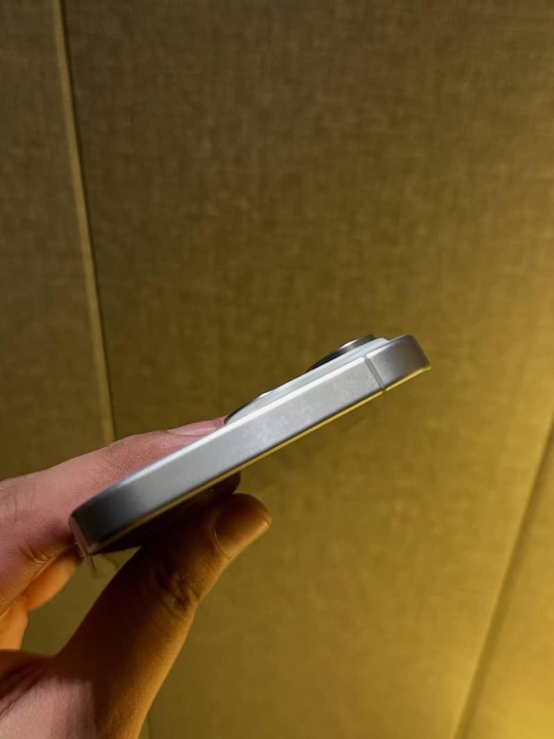 iPhone 15 Pro Max 3