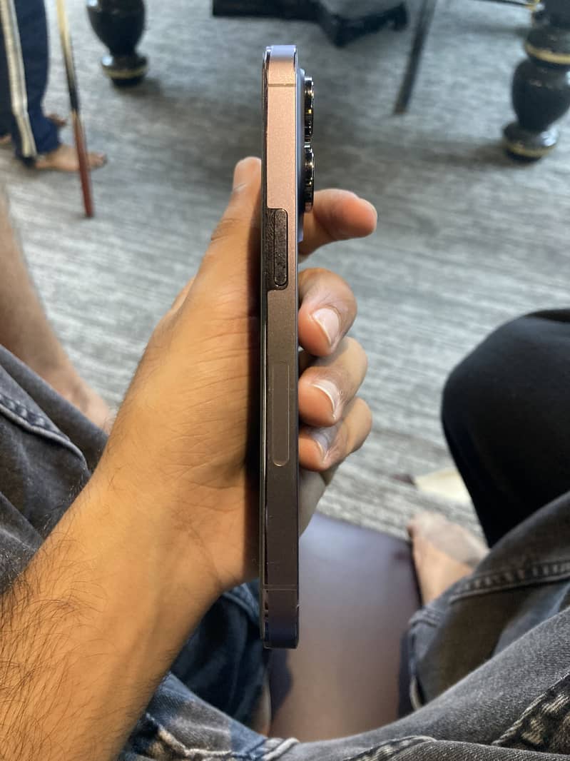 Apple iPhone 14 Pro 2