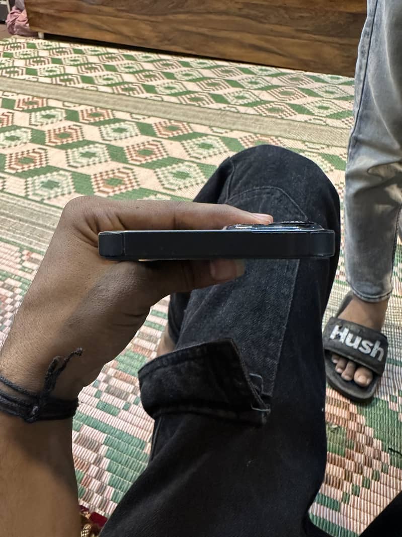 Apple iPhone 13 3