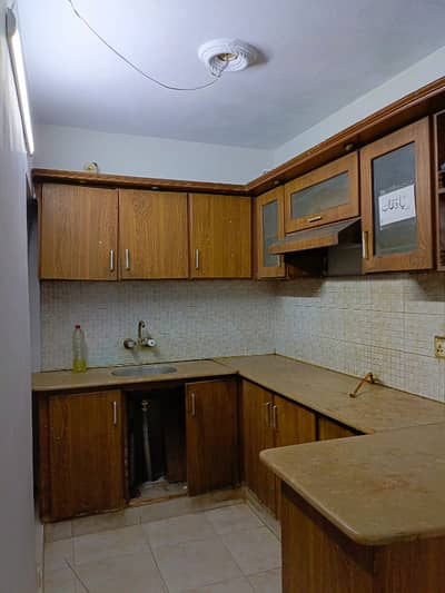 3 bed drawing and dinning flat available for sale