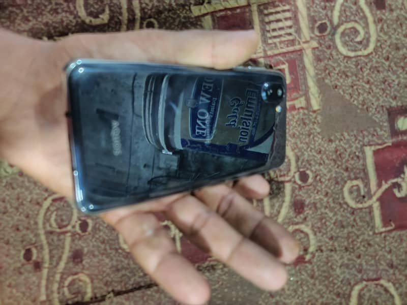 Sharp Aquos R2 0