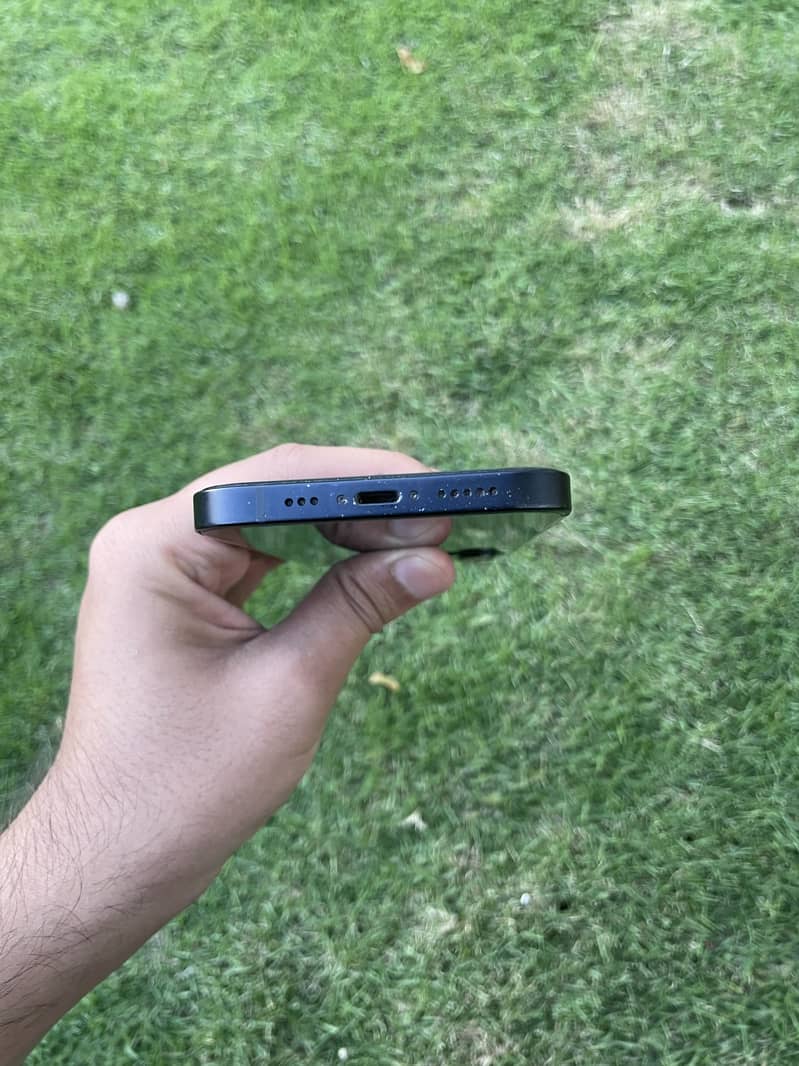 Apple iPhone 12 3