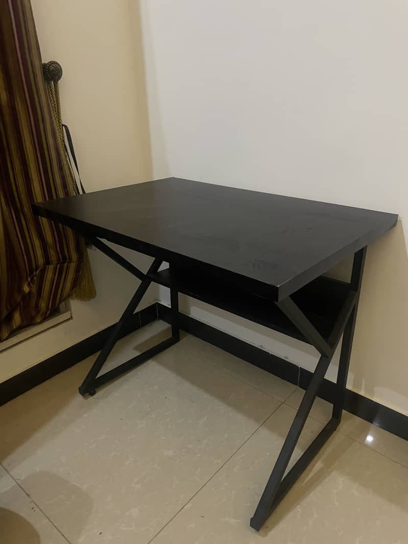Study Table Good condition 2