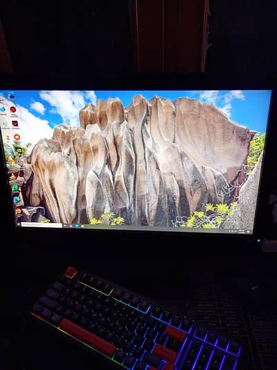 Dell 2k monitor with facecam and built in Audio