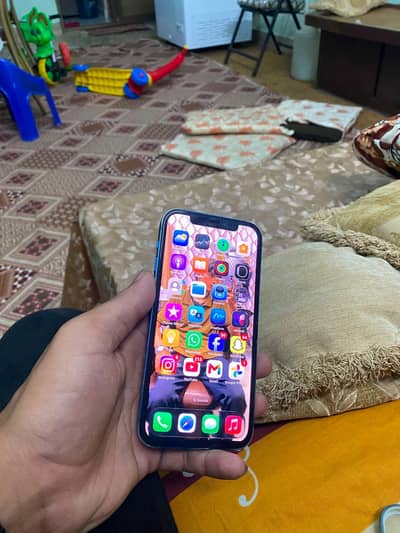 Apple iPhone 12