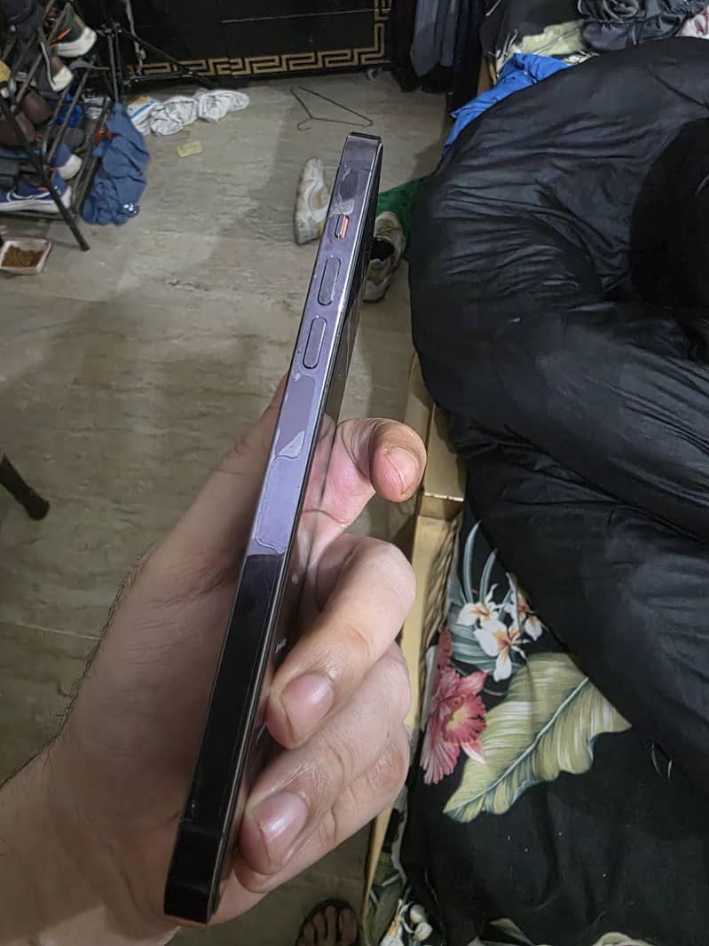 Apple iPhone 14 Pro Max 0