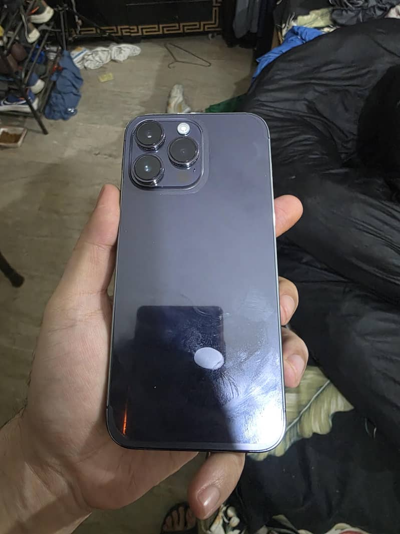 Apple iPhone 14 Pro Max 1