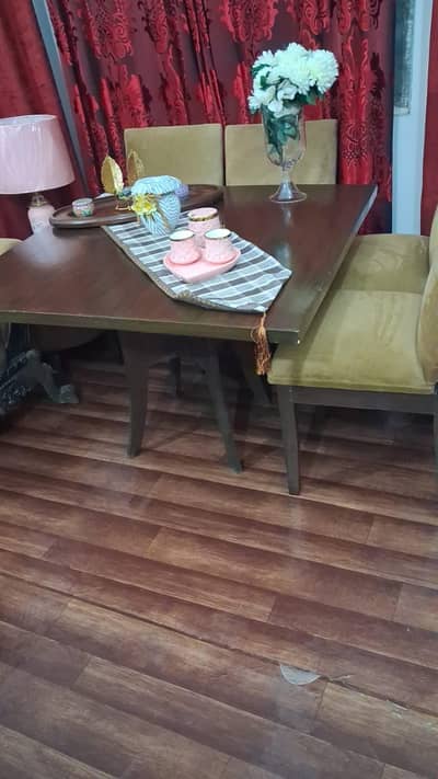 Dinning Table With 4 Chair For Sale