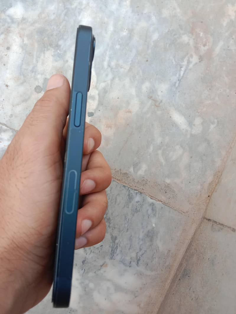 Apple iPhone 13 1