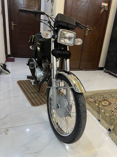 Honda CG125SE 2026 Red (Silver Edition)