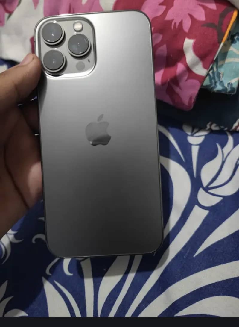 Apple iPhone 13 Pro Max read msg 3