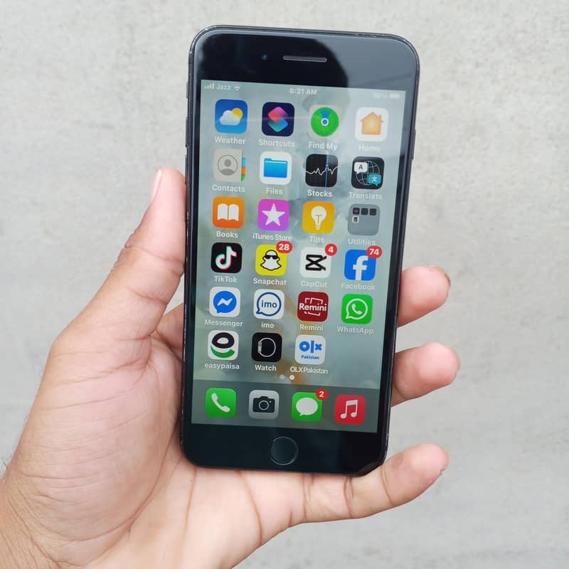 Apple iPhone 7 Plus 0