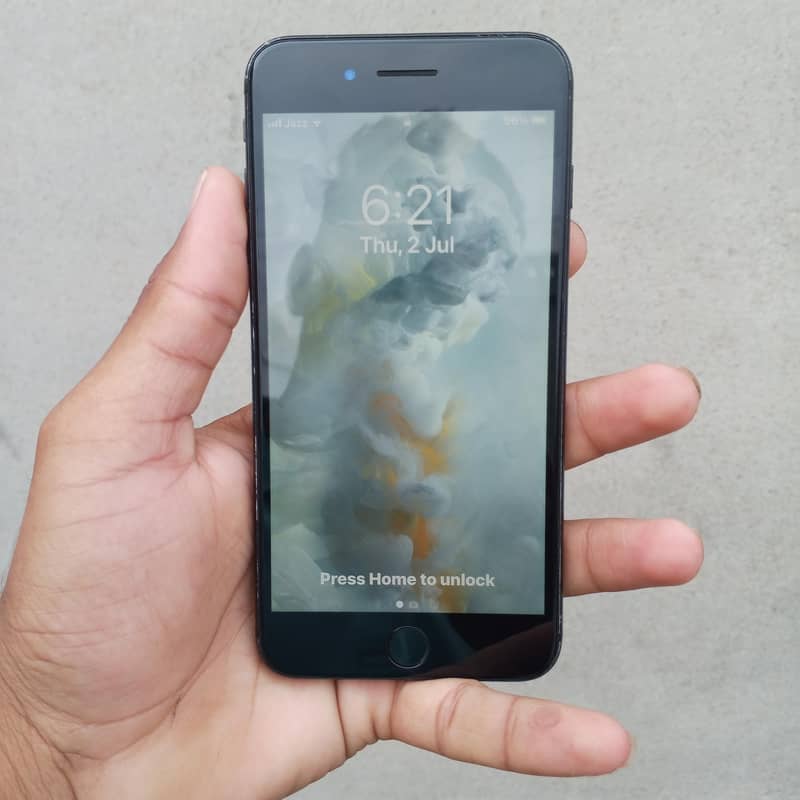 Apple iPhone 7 Plus 1
