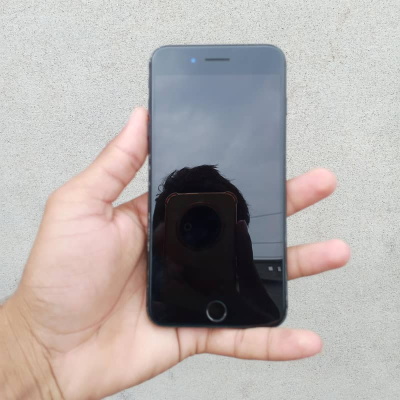 Apple iPhone 7 Plus 5