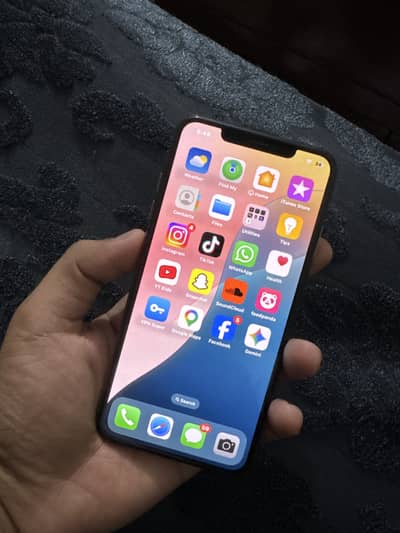 Iphone XSmax golden colour