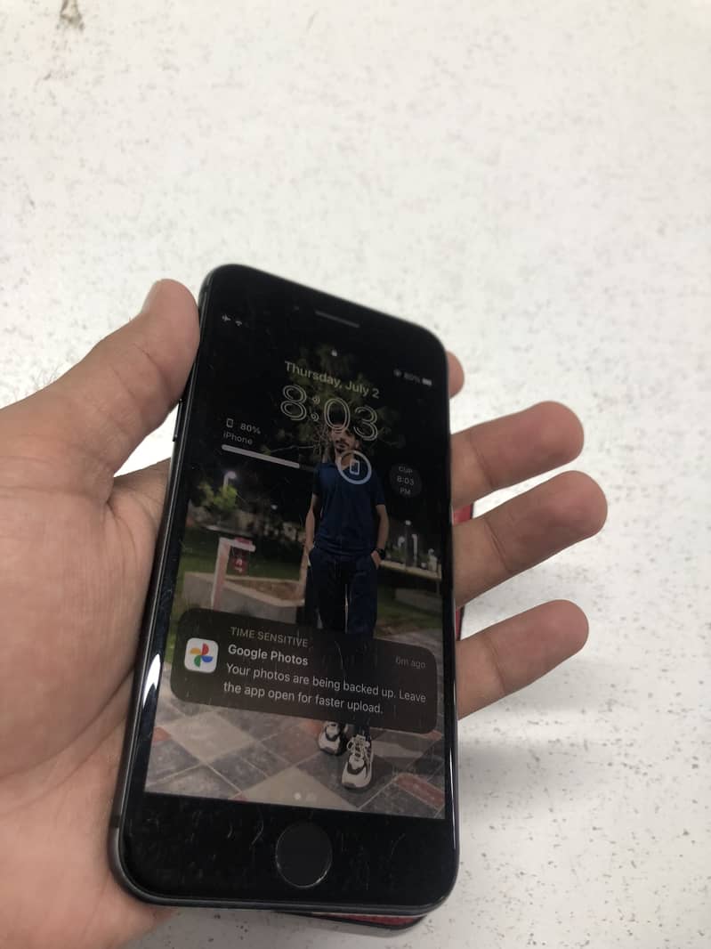 Apple iPhone 8 1