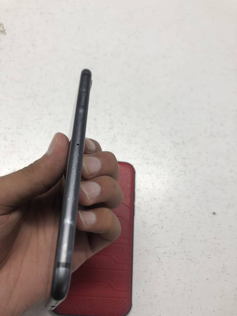 Apple iPhone 8 4