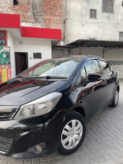 Toyota Vitz 2015