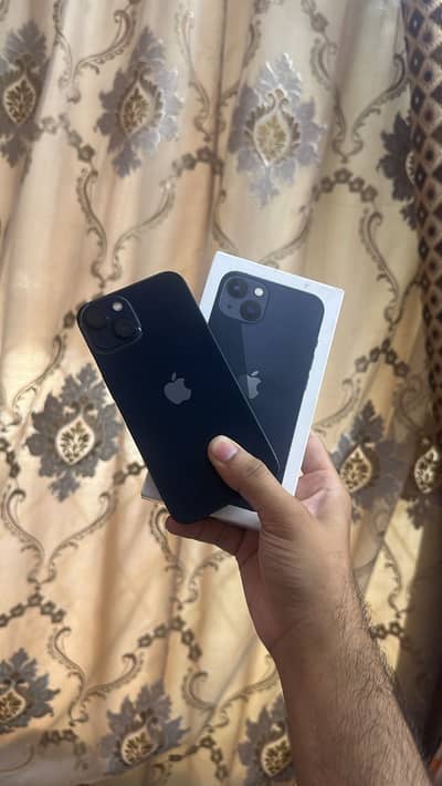 Apple iPhone 13