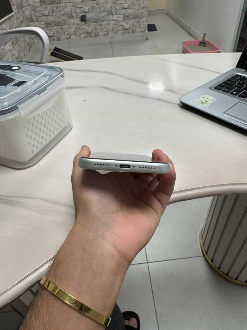 Apple iPhone 17 Pro Max 4
