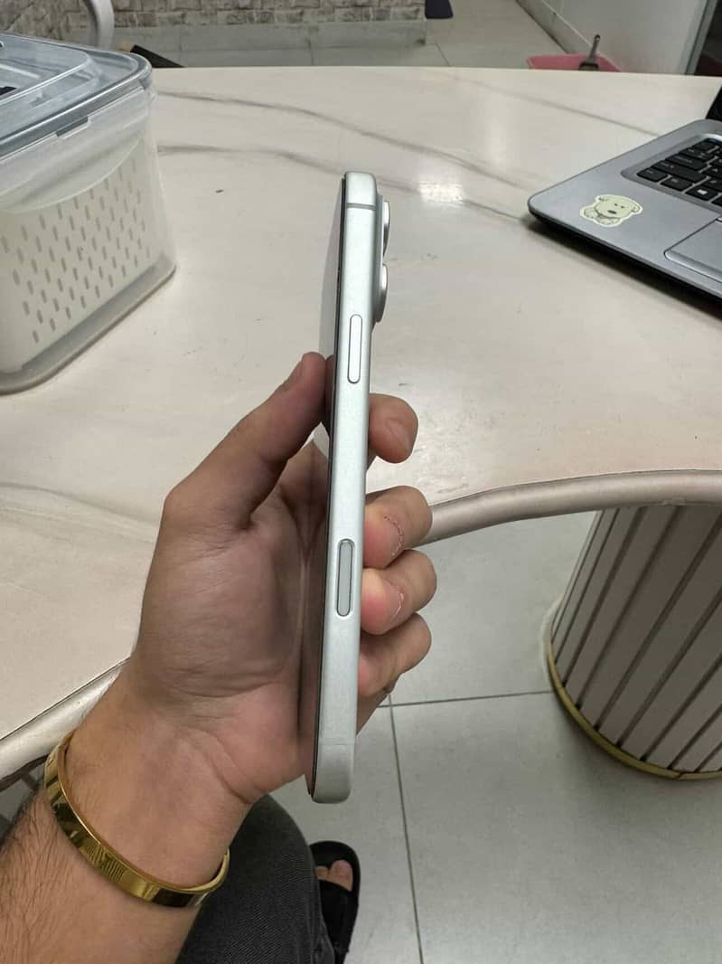 Apple iPhone 17 Pro Max 5